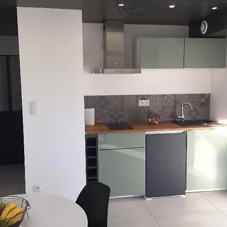 Dans La Pouncho D'agast * Millau