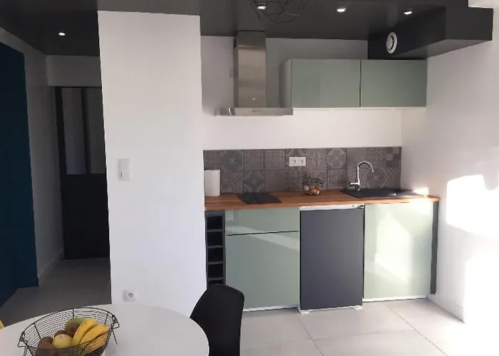 Dans La Pouncho D'agast * Millau