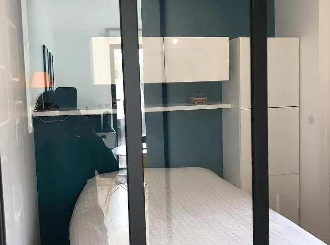 Dans La Pouncho D'agast Millau